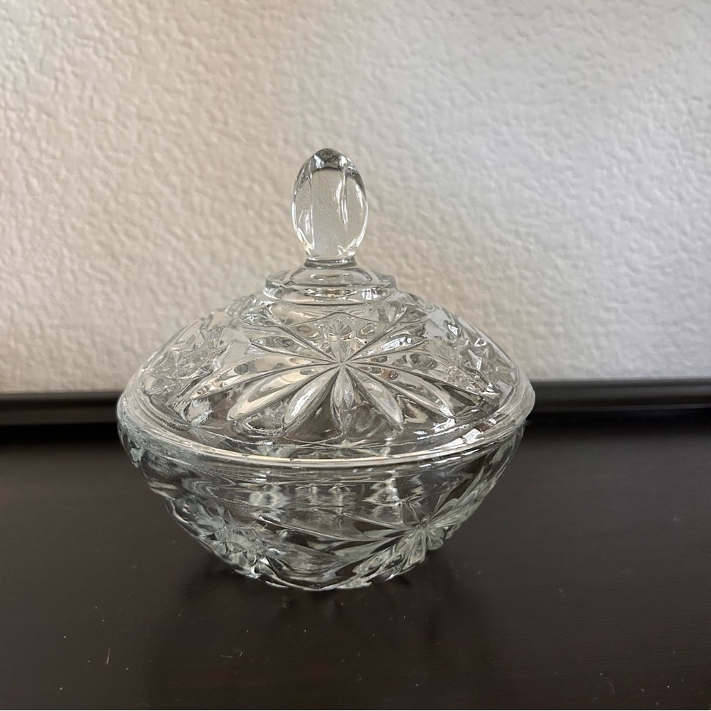 Vintage 1960's Early American Prescut Retro Anchor Hocking Crystal Candy Dish